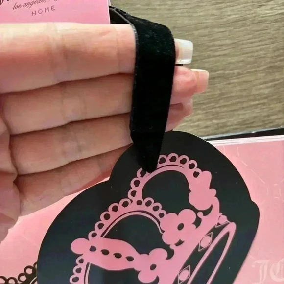 Juicy Couture Home 3 Piece Gift Bag Set With Gift Tags Velvet Handles - Picture 5 of 10